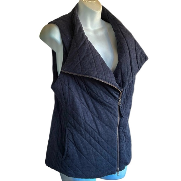 EILEEN FISHER Petites Navy Quilted Organic Cotton Vest with Offset Zipper. PL